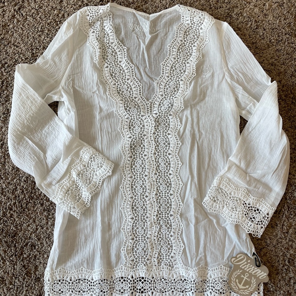 DIXXON ladies ivory lace cover-up. Size S/M new with tags.